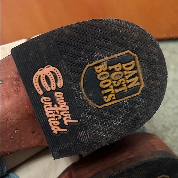 Women's Western Embroidered Dan Post Boots - Picture 5 of 6